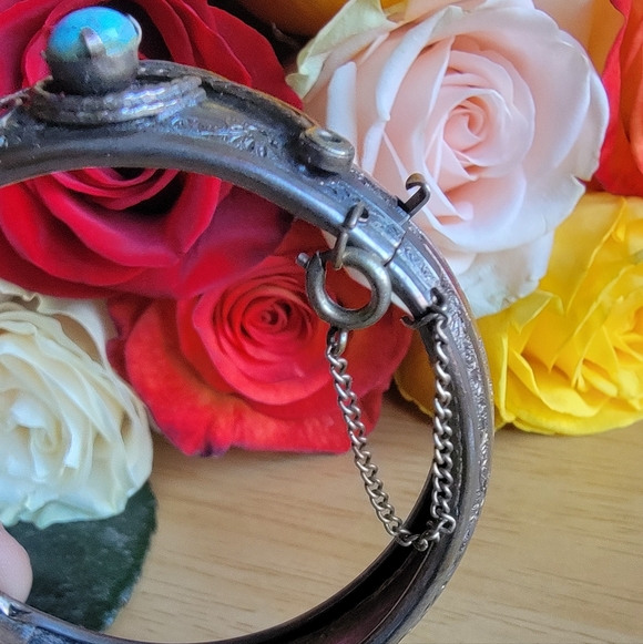 Vintage 1950's Chain Clasp Bracelet W/ Turquoise, Amethyst Stone, Butterfly - Picture 5 of 12